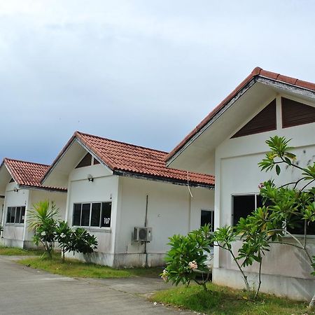 Chumphon Park Resort Exterior photo