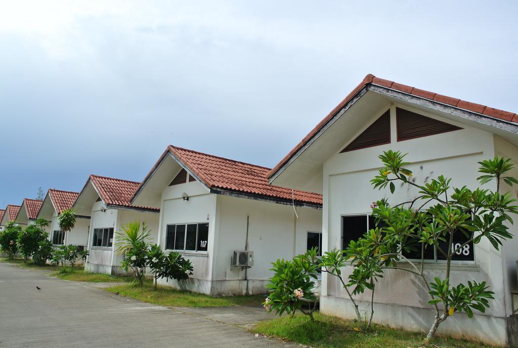 Chumphon Park Resort Exterior photo